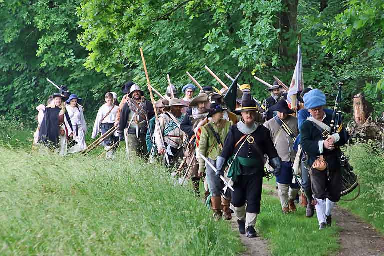 Landsknechte auf dem Marsch