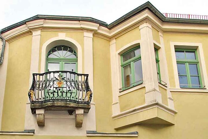 Überbau des Klostertores