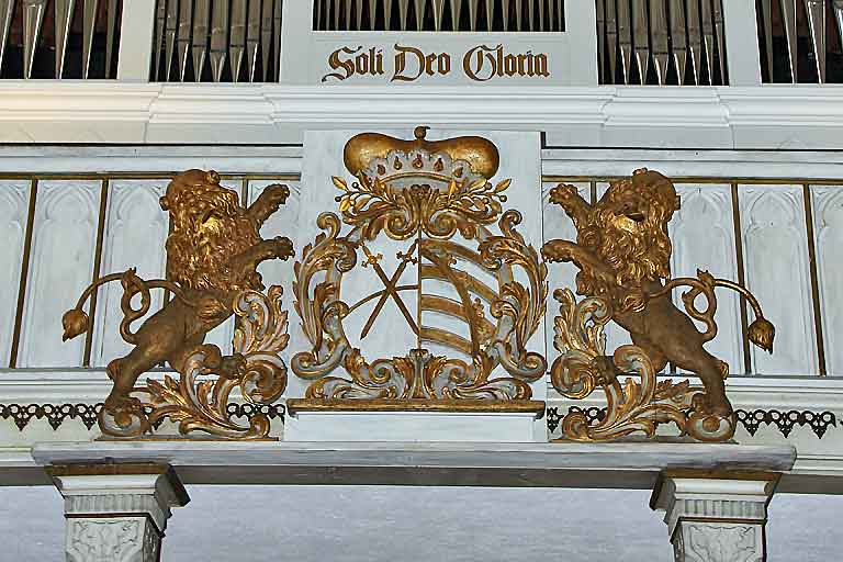Kusächsisches Wappen an der Orgelempore